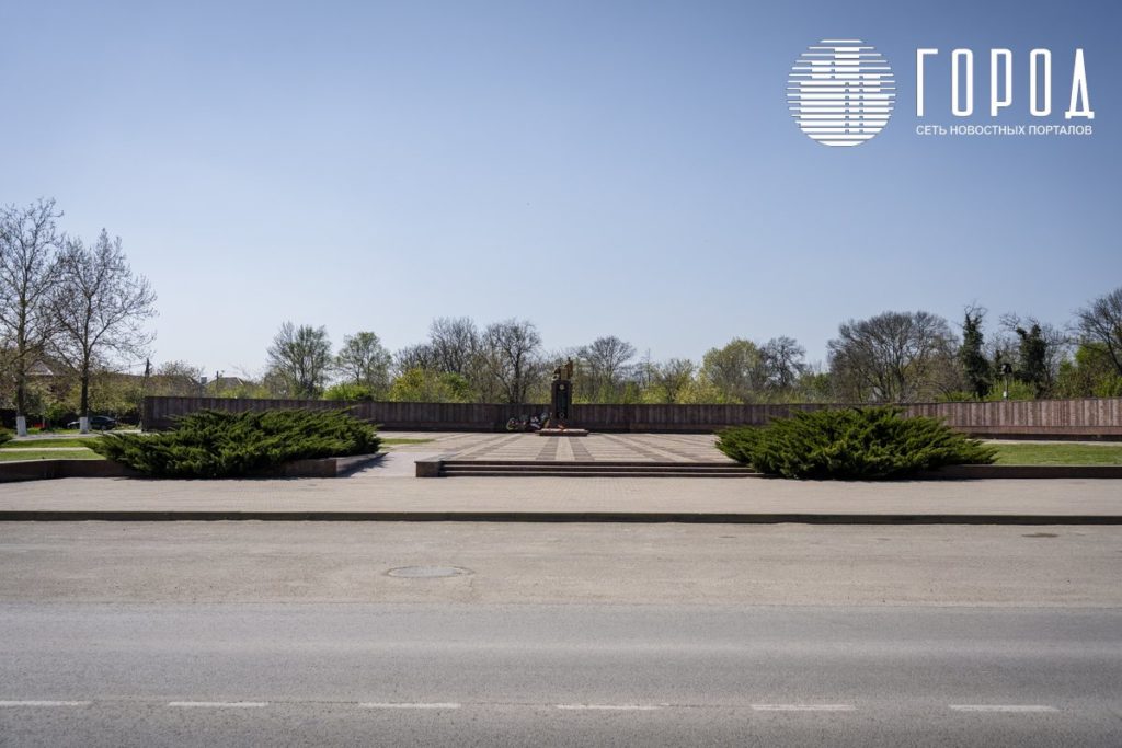 Мемориал на Комарова в Крымске стал символом памяти героям войны