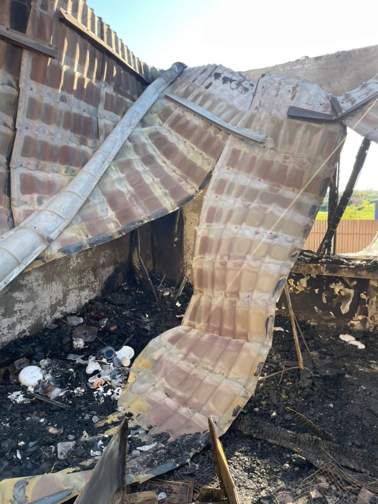 Пожар оставил без крова помогавшую детям массажиста из Крымского района