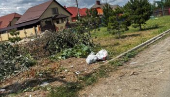 крымчане винят соседей в превращении Красноармейской в свалку