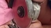 Девушка в Крымске чуть не лишилась пальца из-за кольца.