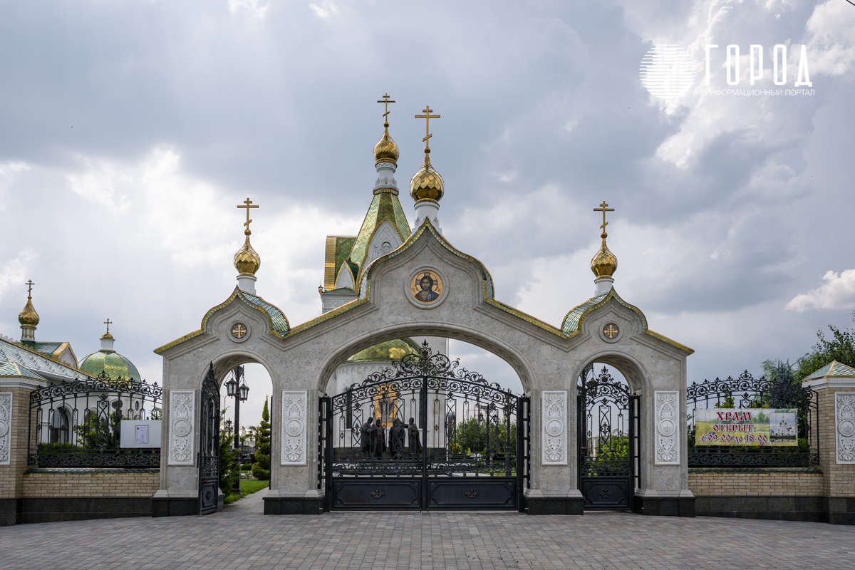 В храме Преподобного Сергия Радонежского в Крымском районе освятили колокола