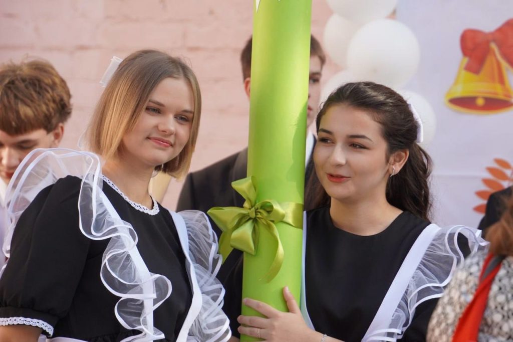 школа Крымска 1 сентября 2025 года (1)