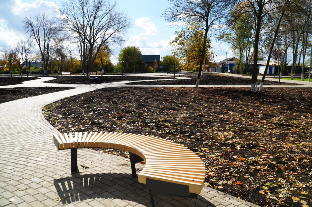 В станице Троицкой Крымского района открыли новый парк с аллеей военной техники