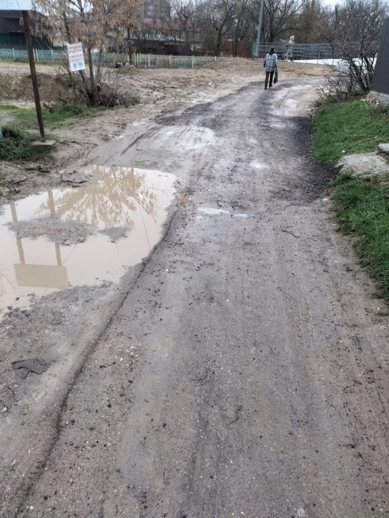 «Катастрофа» у нового моста на улице Весёлой возмутила жительницу Крымска