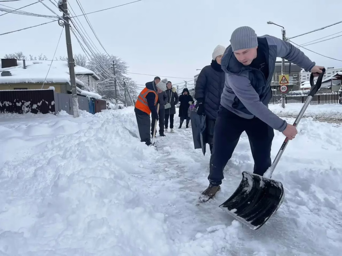 В Крымском районе ввели режим повышенной готовности из-за снегопада
