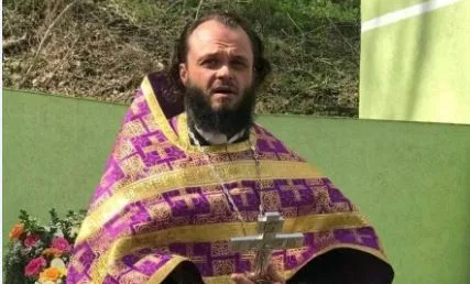 Раскрыли причину раздора между священником и чиновницей в Крымском районе