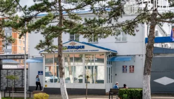 Массовую проверку мигрантов провели силовики на одном из заводов в Крымске